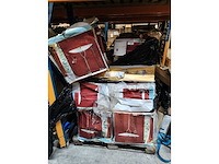 Pallet vol met diverse verlichting - afbeelding 1 van  3