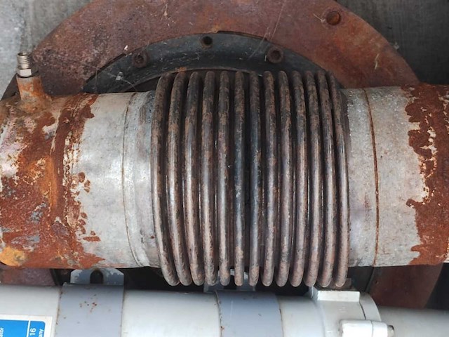 Pallet voorzien van boot onderdelen n overige bootonderdeel - afbeelding 4 van  28