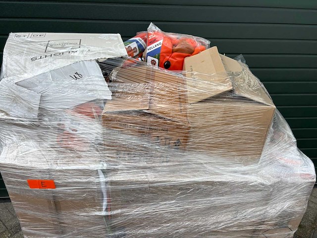 Pallet wk artikelen oranje - afbeelding 2 van  3