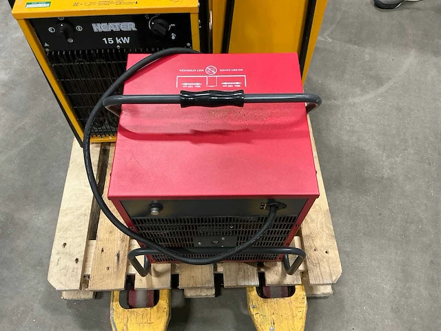 Pallet z.g.a.n. kachels 380v (4x) - afbeelding 2 van  2