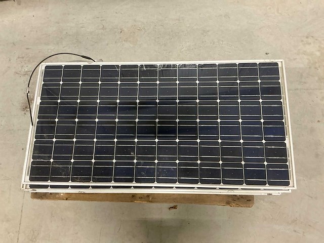 Pallet zonnepanelen (4x) - afbeelding 1 van  3
