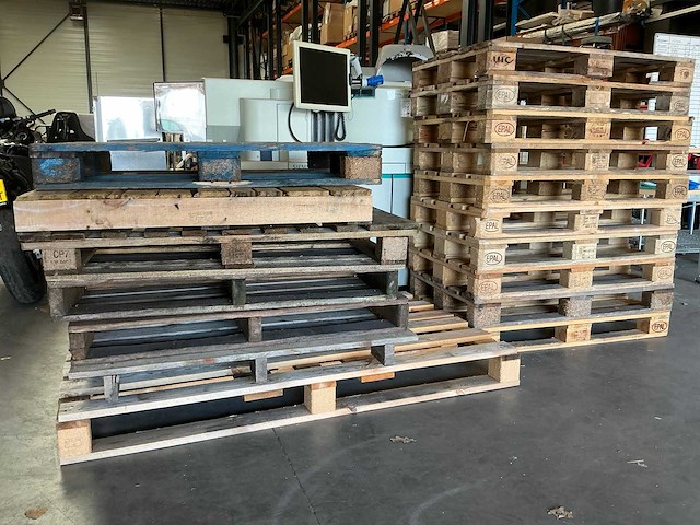 Pallet - afbeelding 1 van  3