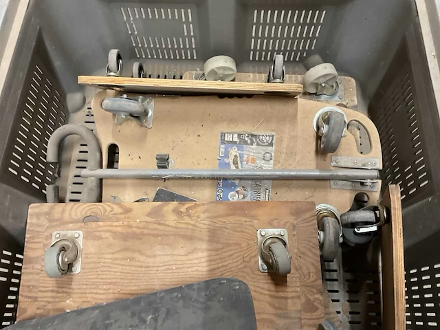 Palletbox met inhoud - afbeelding 3 van  3