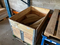 Palletbox met slangen - afbeelding 1 van  1