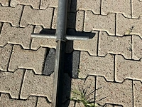 Palletbox met verkeersbordhouders - afbeelding 3 van  5