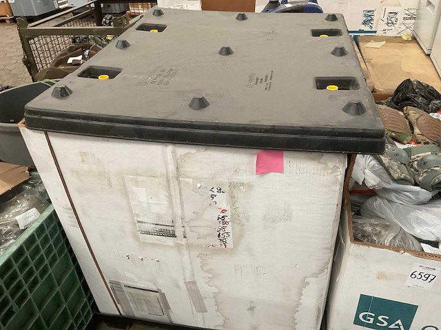 Palletbox water bottles and pouches - afbeelding 3 van  3