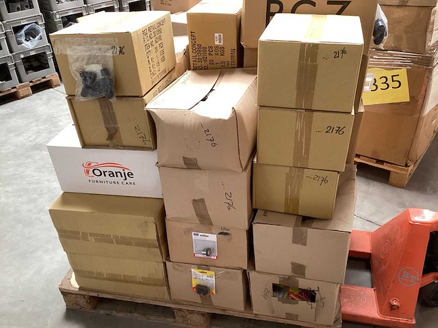 Palletdeal diverse bevestigingsmaterialen - afbeelding 1 van  6