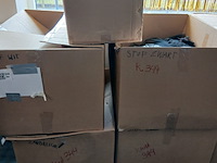 Palletdozen met diverse stoffen - afbeelding 3 van  11
