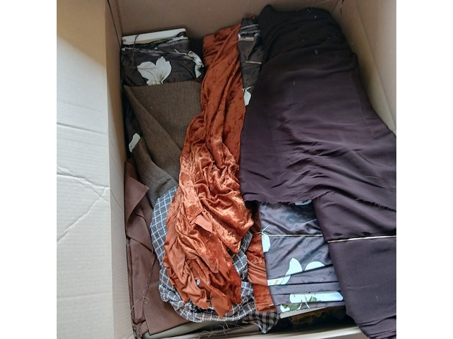 Palletdozen met diverse stoffen - afbeelding 6 van  11