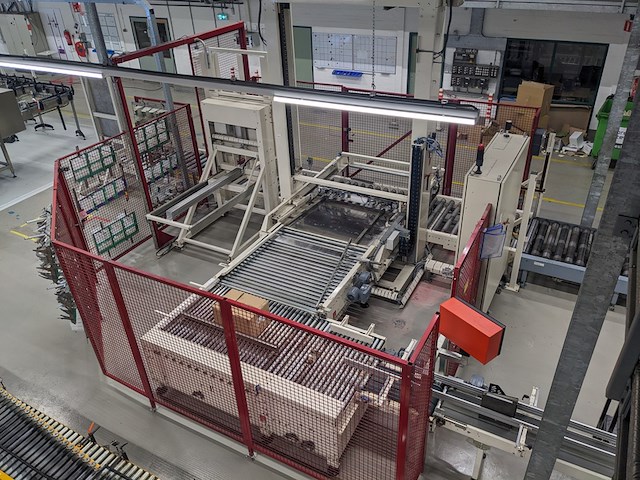 Palletiseer machine, ridder , nedpack, wit / rood, 1998 - afbeelding 22 van  27