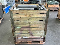 Palletkist met schuimstukken (2x) - afbeelding 1 van  5