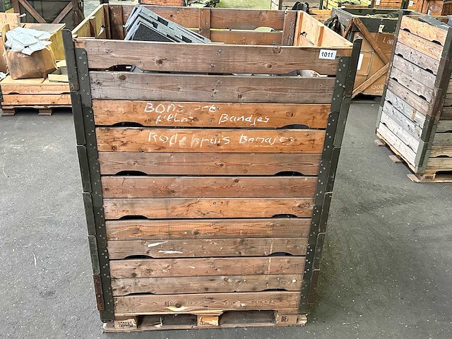 Palletkist met schuimstukken (2x) - afbeelding 2 van  5