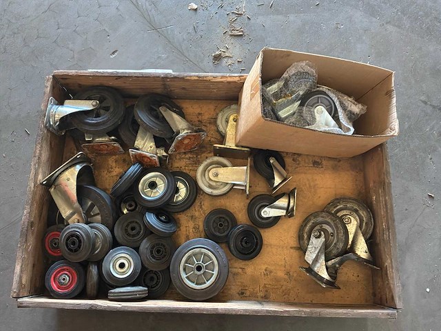 Palletkist zwenkwiel - afbeelding 1 van  4