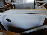 Palletkooi met diverse sanitair restanten - afbeelding 2 van  9