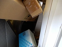 Palletkooi met diverse sanitair restanten - afbeelding 6 van  9