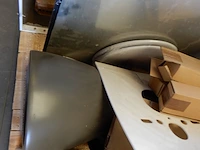 Palletkooi met diverse sanitair restanten - afbeelding 9 van  9