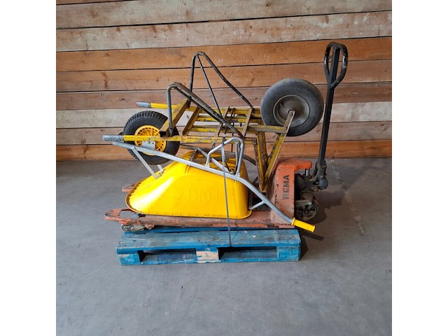 Palletpomp wagen, steenkruiwagen, kuipkruiwagen - afbeelding 1 van  5