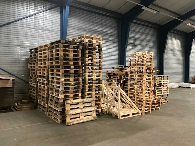 Pallets (180x) - afbeelding 1 van  5
