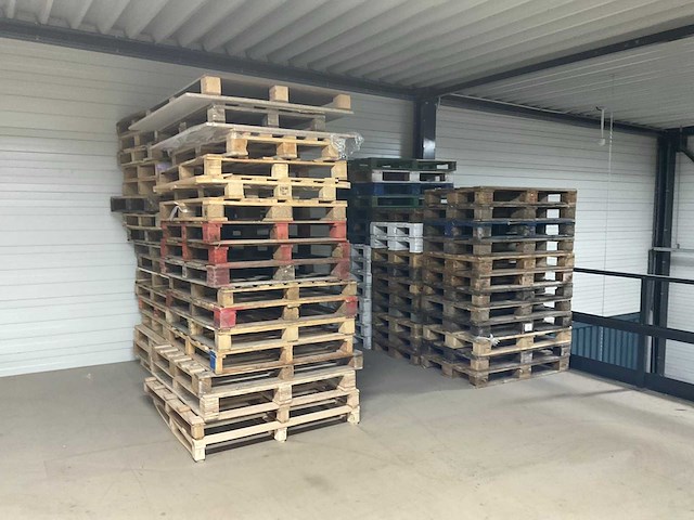 Pallets (300x) - afbeelding 1 van  6