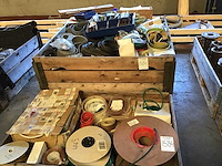 Pallets afdicht- en bindmateriaal (2x) - afbeelding 1 van  8
