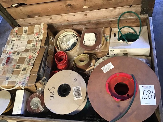 Pallets afdicht- en bindmateriaal (2x) - afbeelding 3 van  8