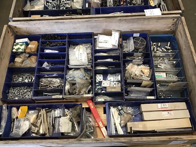 Pallets bevestigingsmateriaal en diversen (2x) - afbeelding 7 van  13