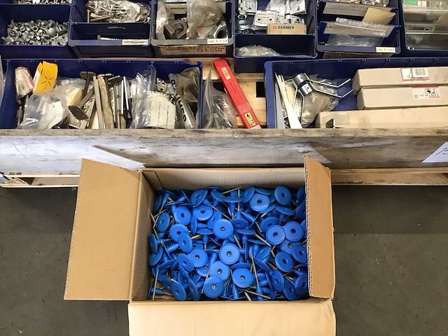 Pallets bevestigingsmateriaal en diversen (2x) - afbeelding 8 van  13