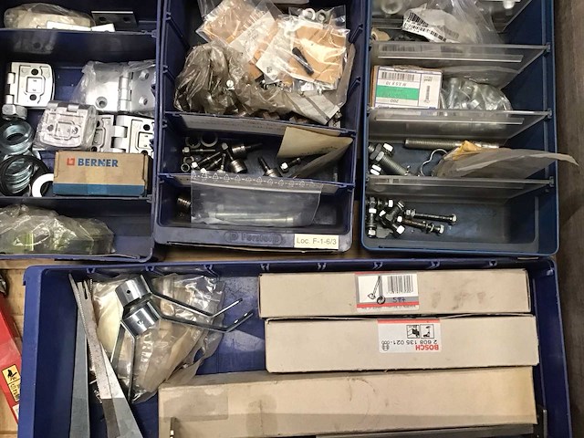 Pallets bevestigingsmateriaal en diversen (2x) - afbeelding 9 van  13