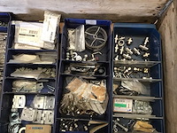 Pallets bevestigingsmateriaal en diversen (2x) - afbeelding 12 van  13