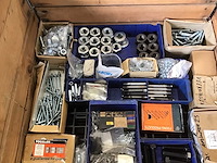 Pallets bevestigingsmaterialen (6x) - afbeelding 3 van  46