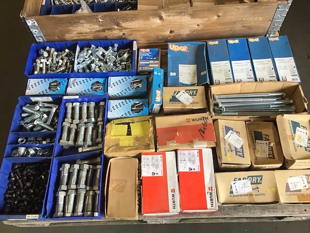Pallets bevestigingsmaterialen (6x) - afbeelding 1 van  46