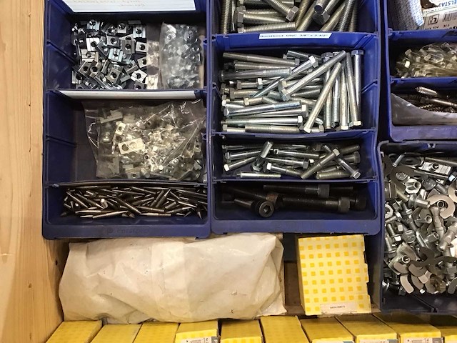 Pallets bevestigingsmaterialen (6x) - afbeelding 15 van  46