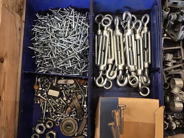 Pallets bevestigingsmaterialen (6x) - afbeelding 24 van  46