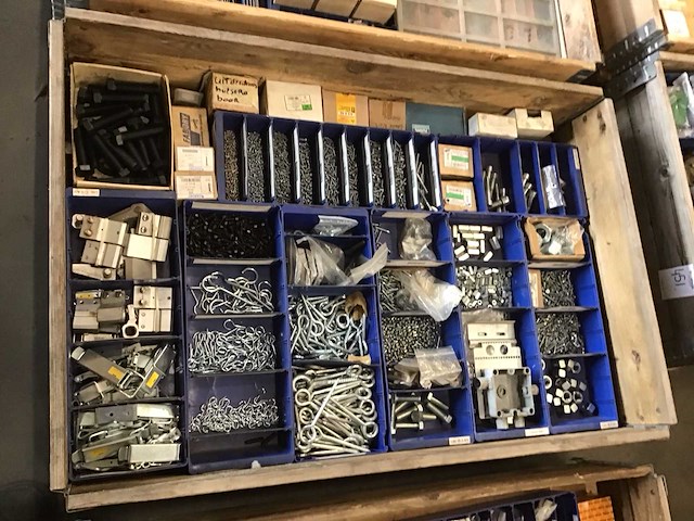 Pallets bevestigingsmaterialen (6x) - afbeelding 27 van  46