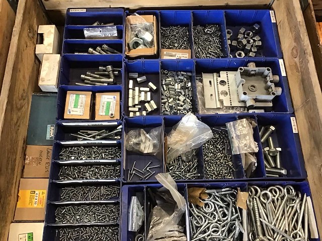 Pallets bevestigingsmaterialen (6x) - afbeelding 28 van  46