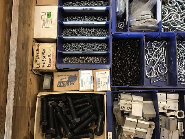 Pallets bevestigingsmaterialen (6x) - afbeelding 31 van  46