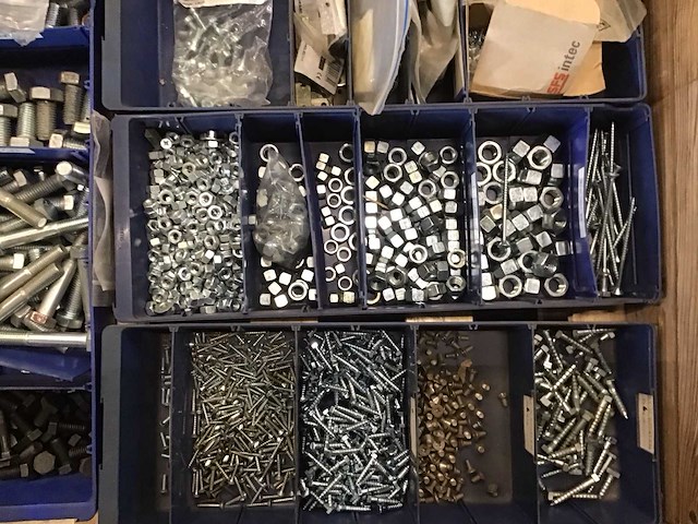 Pallets bevestigingsmaterialen (6x) - afbeelding 35 van  46