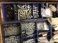 Pallets bevestigingsmaterialen (6x) - afbeelding 36 van  46