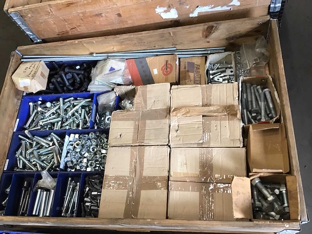 Pallets bevestigingsmaterialen (6x) - afbeelding 42 van  46