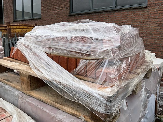 Pallets diverse bakstenen (16x) - afbeelding 11 van  12
