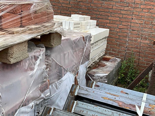Pallets diverse bakstenen (16x) - afbeelding 12 van  12