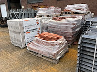 Pallets diverse bakstenen (16x) - afbeelding 2 van  12