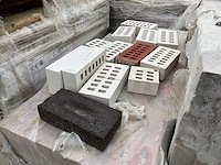Pallets diverse bakstenen (16x) - afbeelding 4 van  12