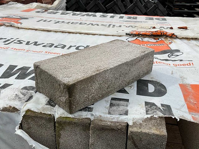 Pallets diverse bakstenen (16x) - afbeelding 5 van  12