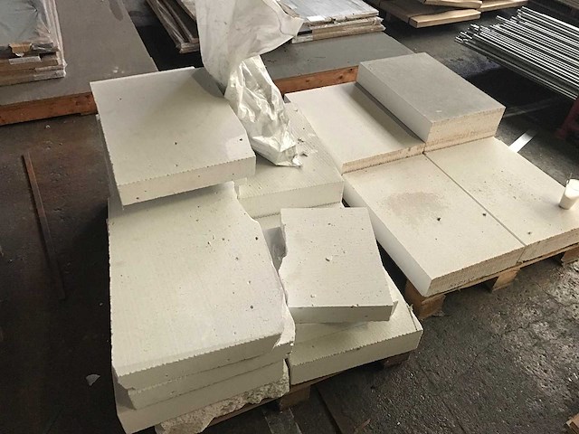 Pallets diverse bouwmaterialen (6x) - afbeelding 3 van  4