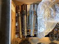 Pallets diverse industriële onderdelen (8x) - afbeelding 10 van  39