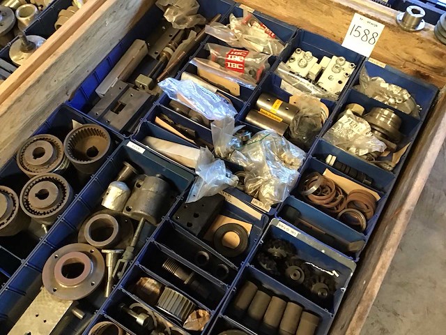Pallets diverse industriële onderdelen (8x) - afbeelding 31 van  39