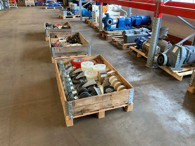 Pallets diverse industriële wielen (3x) - afbeelding 2 van  5