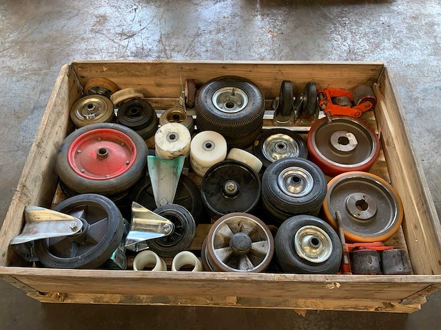 Pallets diverse industriële wielen (3x) - afbeelding 5 van  5