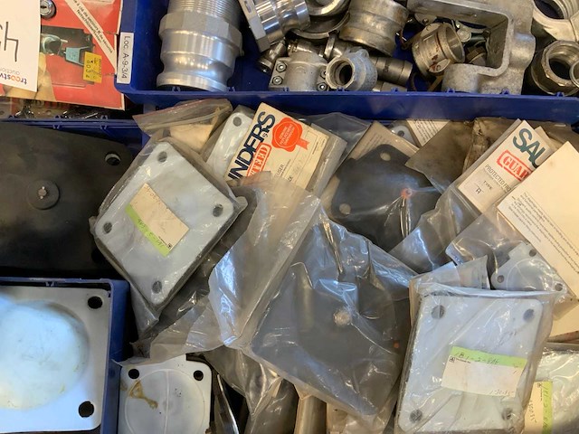 Pallets diverse koppelingen (2x) - afbeelding 10 van  10